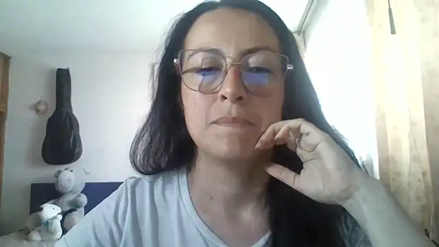 Lauryn Jones online show from April 2026 09:32:02 PM