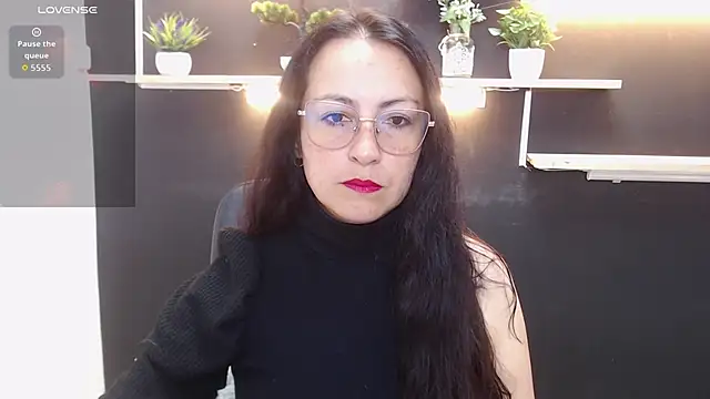 Lauryn Jones online show from March 2026 04:41:02 PM