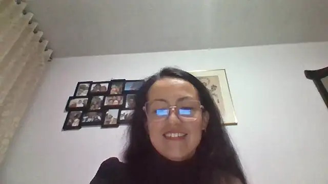 Lauryn Jones online show from March 2026 04:45:01 AM