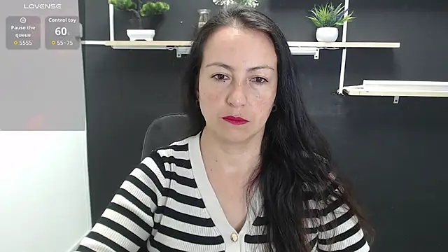 Snapshot of Lauryn_Jones chatting on June 2026 06:38:02 PM Lauryn Jones online show from June 2026 06:38:02 PM
