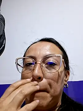 Snapshot of Lauryn_Jones chatting on July 2026 02:16:01 AM Lauryn Jones online show from July 2026 02:16:01 AM