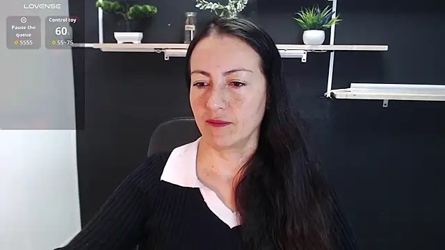 Snapshot of Lauryn_Jones chatting on May 2026 05:32:01 PM Lauryn Jones online show from May 2026 05:32:01 PM