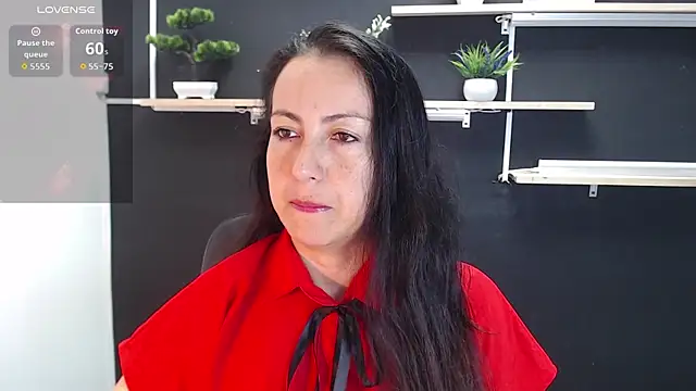 Snapshot of Lauryn_Jones chatting on May 2026 06:06:02 PM Lauryn Jones online show from May 2026 06:06:02 PM