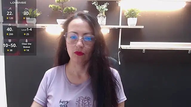 Lauryn Jones online show from April 2026 07:04:01 PM