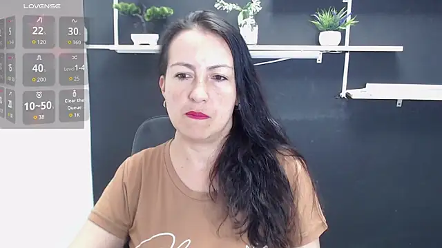 Snapshot of Lauryn_Jones chatting on June 2026 07:15:02 PM Lauryn Jones online show from June 2026 07:15:02 PM