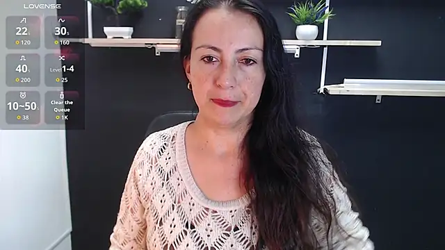 Snapshot of Lauryn_Jones chatting on May 2026 05:42:01 PM Lauryn Jones online show from May 2026 05:42:01 PM