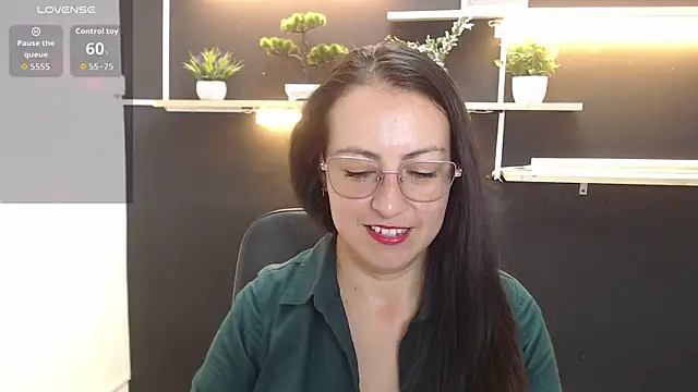 Snapshot of Lauryn_Jones chatting on April 2026 03:57:02 PM Lauryn Jones online show from April 2026 03:57:02 PM