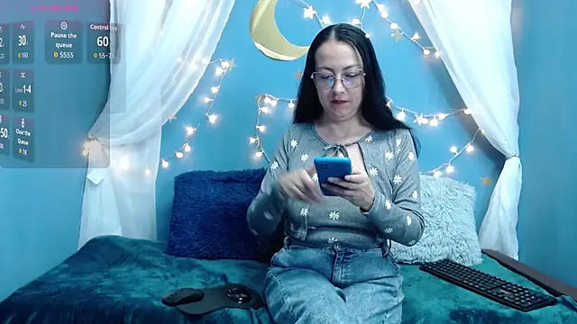 Lauryn Jones online show from January 2026 04:47:01 PM