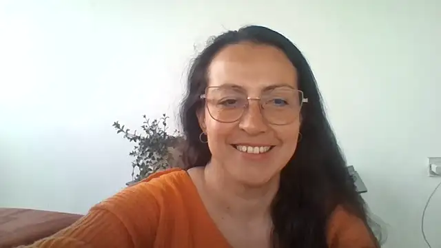 Lauryn Jones online show from April 2026 10:05:02 PM