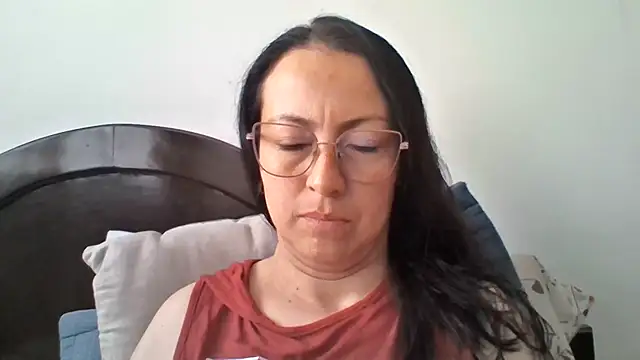 Lauryn Jones online show from March 2026 08:16:01 PM