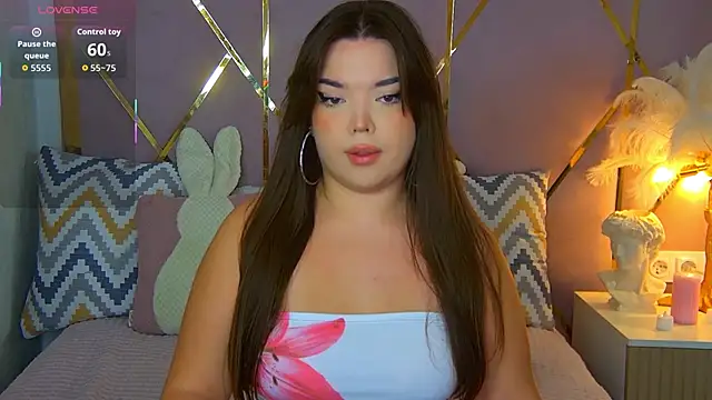 NaomiAster online show from November 2025 05:55:02 AM