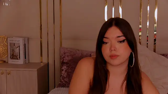 NaomiAster online show from February 2026 01:07:02 PM