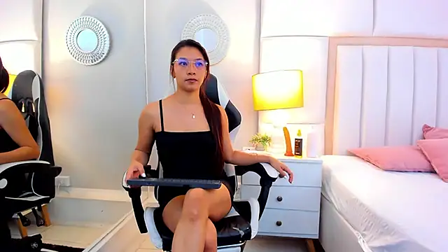 Snapshot of BriannaRivera chatting on December 2025 12:33:02 PM BriannaRivera online show from December 2025 12:33:02 PM