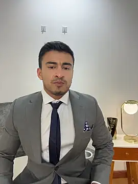 Chris Clarck online show from November 2025 07:19:01 PM