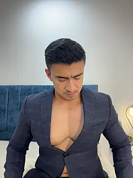 Chris Clarck online show from November 2025 07:17:01 PM