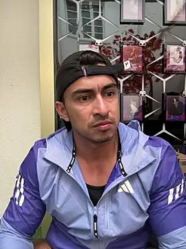 Chris Clarck online show from November 2025 08:18:02 PM