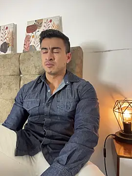 Chris Clarck online show from December 2025 07:59:02 PM