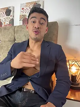 Chris Clarck online show from November 2025 08:20:02 PM