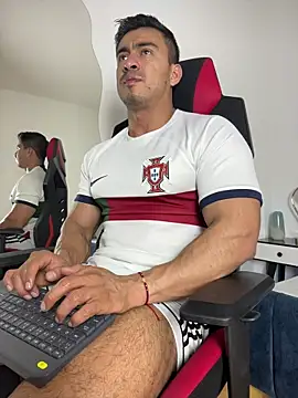 Chris Clarck online show from November 2025 08:02:01 PM