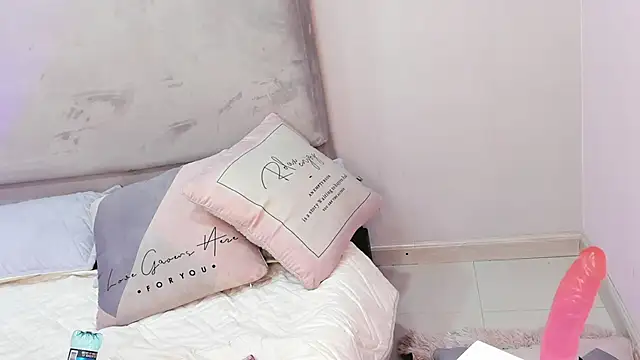 Shelsyissy online show from November 2025 10:25:02 PM