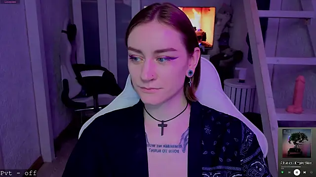 RetroMarie online show from November 2025 02:48:01 AM