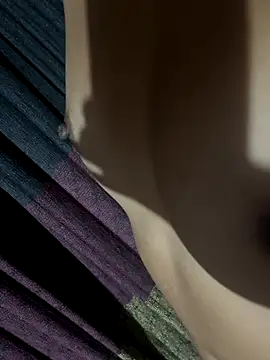 Snapshot of Mative0 chatting on November 2025 09:37:01 PM Mative0 online show from November 2025 09:37:01 PM