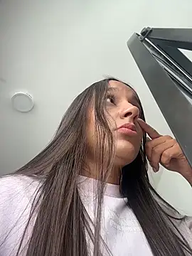 Brunettecollins05 online show from June 2026 08:57:02 PM