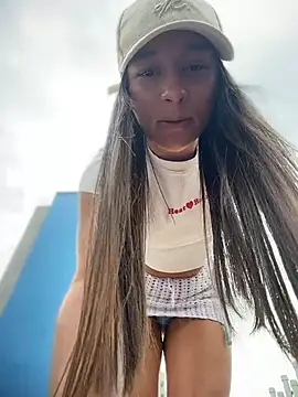 Brunettecollins05 online show from June 2026 06:35:02 PM