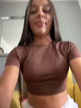 Brunettecollins05 online show from May 2026 08:53:01 PM