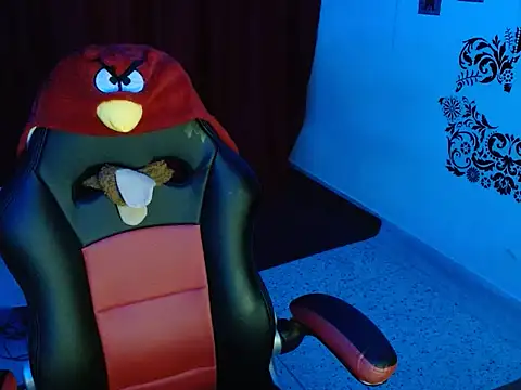 YIYI84 online show from November 2025 10:58:01 PM