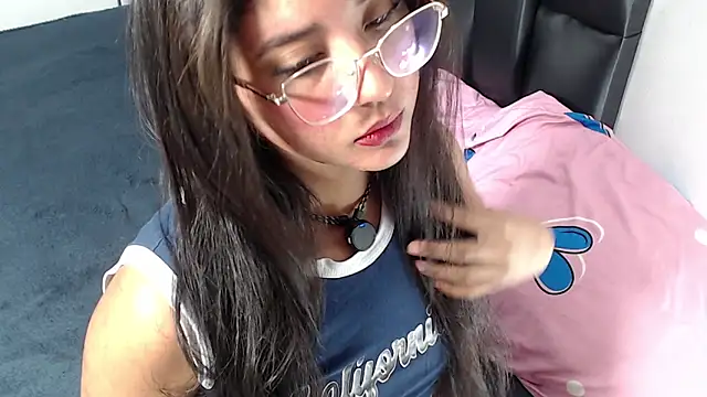 UGLYGIIRL  online show from April 2026 04:19:02 AM