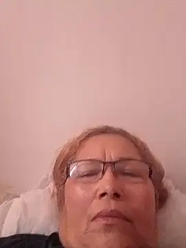 Snapshot of Cessi50 chatting on November 2025 04:43:02 PM Cessi50 online show from November 2025 04:43:02 PM