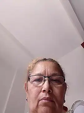 Snapshot of Cessi50 chatting on November 2025 04:13:02 PM Cessi50 online show from November 2025 04:13:02 PM