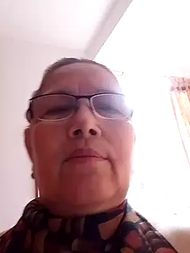 Snapshot of Cessi50 chatting on November 2025 04:00:01 PM Cessi50 online show from November 2025 04:00:01 PM