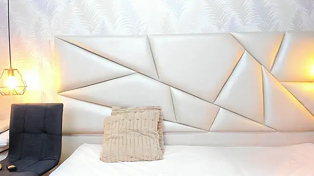 laurettedela rouse online show from November 2025 11:21:02 AM