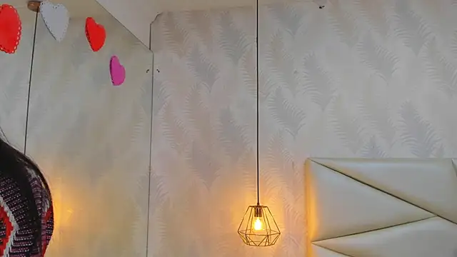 laurettedela rouse online show from November 2025 11:15:01 AM