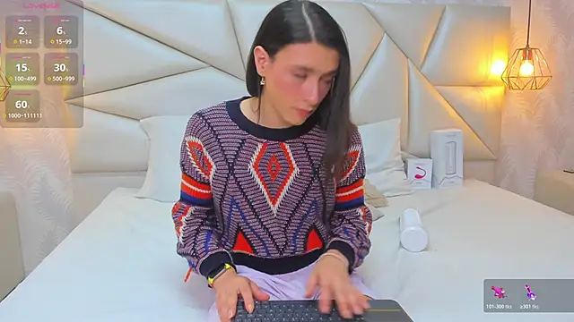 Snapshot of laurettedela_rouse chatting on November 2025 12:21:02 PM laurettedela rouse online show from November 2025 12:21:02 PM