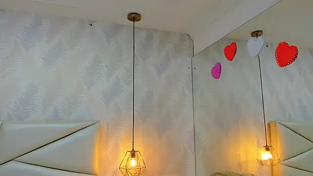 laurettedela rouse online show from November 2025 10:52:01 AM