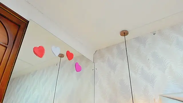 laurettedela rouse online show from November 2025 10:27:01 AM