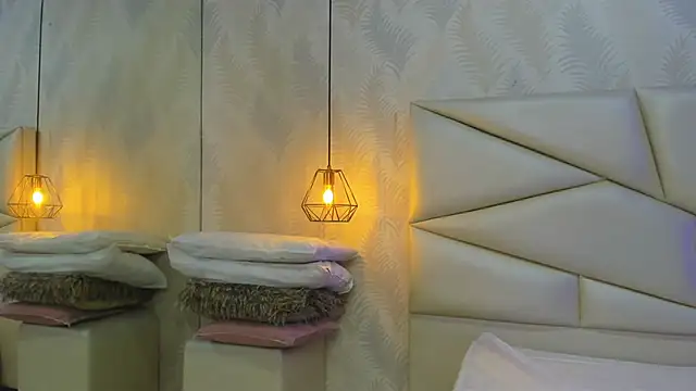 laurettedela rouse online show from December 2025 10:03:02 AM