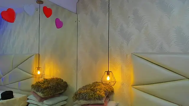 laurettedela rouse online show from November 2025 11:32:01 AM