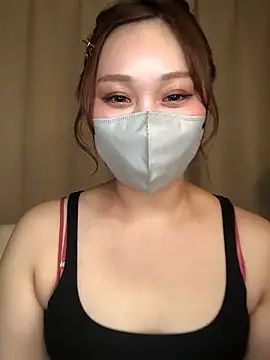 Snapshot of reika33 chatting on November 2025 11:37:02 AM reika33 online show from November 2025 11:37:02 AM