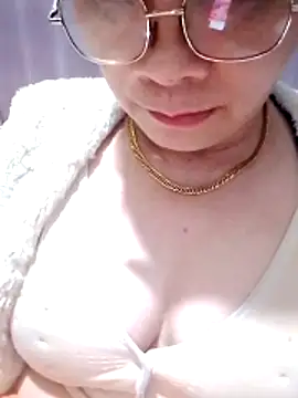 small-house123 online show from December 2025 10:03:02 PM