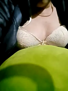 Snapshot of small-house123 chatting on November 2025 09:18:02 PM small-house123 online show from November 2025 09:18:02 PM