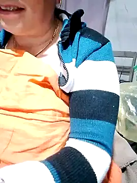 small-house123 online show from December 2025 01:13:02 PM