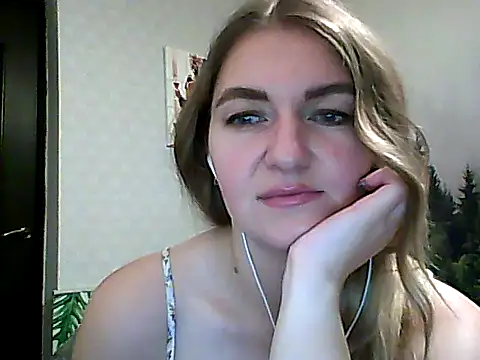 Snapshot of CandyOLimeX chatting on November 2025 09:52:01 PM CandyOLimeX online show from November 2025 09:52:01 PM