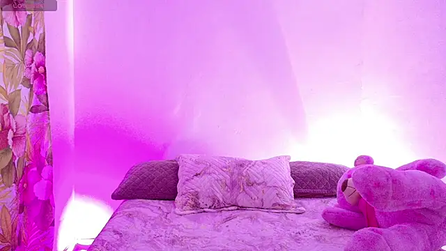 Snapshot of AneeRose_ chatting on November 2025 12:20:01 PM AneeRose online show from November 2025 12:20:01 PM