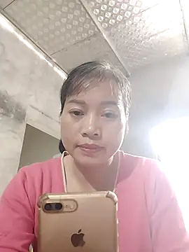 Snapshot of Kiuwi-omao chatting on November 2025 07:24:02 AM Kiuwi-omao online show from November 2025 07:24:02 AM