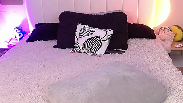 Snapshot of AlexaHart chatting on December 2025 10:04:01 PM AlexaHart online show from December 2025 10:04:01 PM