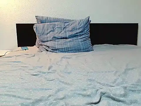 CharmingPearl online show from November 2025 07:51:01 PM